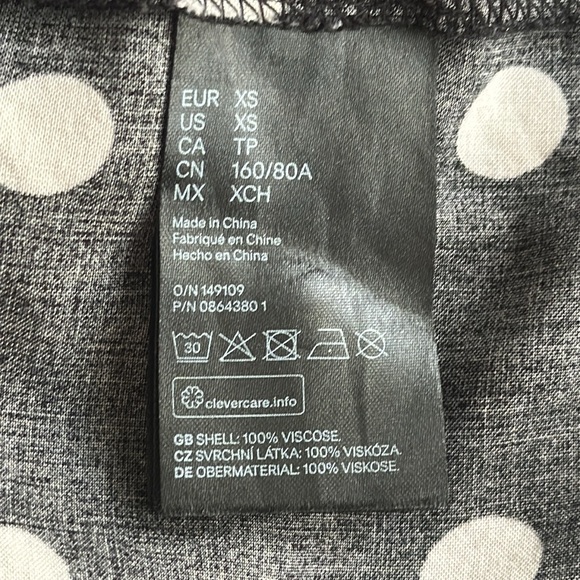 H&M DRESS SMOCKED POLKA DOT Sz:XS - Picture 10 of 10